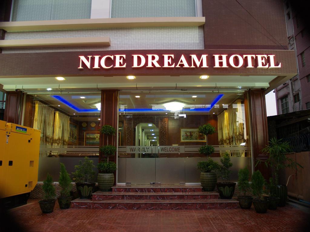 Nice Dream Hotel Mandalay Esterno foto