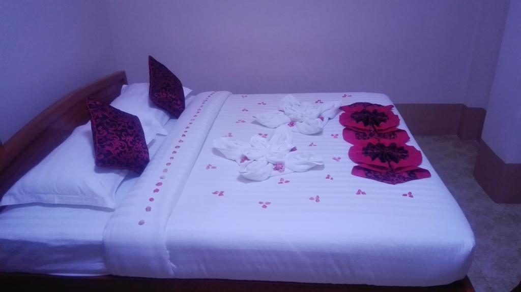 Nice Dream Hotel Mandalay Esterno foto