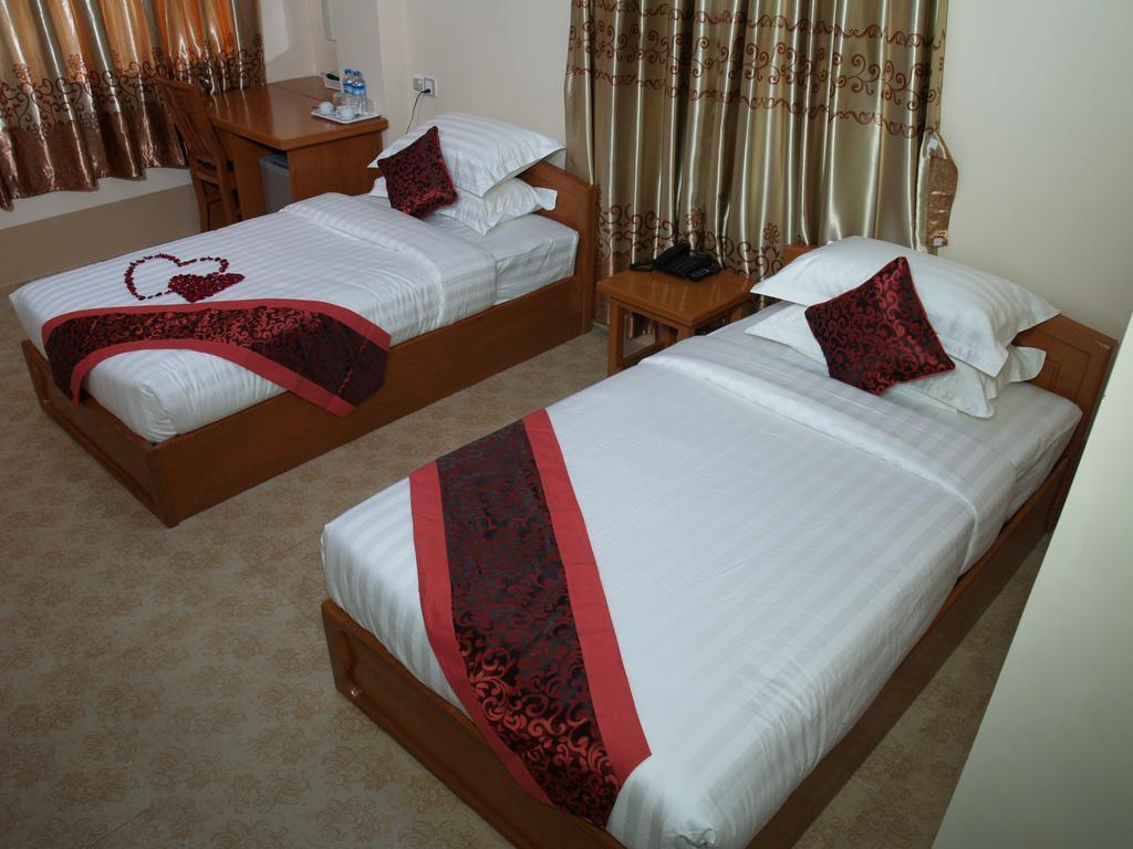 Nice Dream Hotel Mandalay Esterno foto